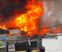 Photo of Dantesco incendio afectó a empresa importadora de Zofri