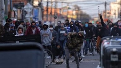 Photo of Nueva jornada de protestas y disturbios contra violencia policial en Colombia