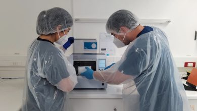 Photo of Equipamiento robótico duplicaría procesamiento de muestras COVID-19 en laboratorio UCN