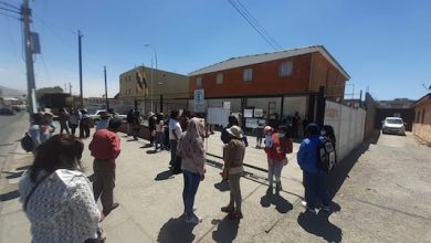 Photo of Bolivianos protestan en Calama exigiendo votar el domingo