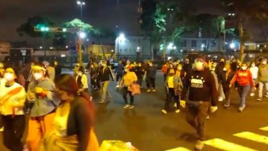 Photo of Marchas y cacerolazos en Perú en apoyo al destituido Vizcarra