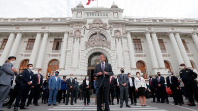 Photo of Sagasti jura como presidente de Perú tras semana de caos
