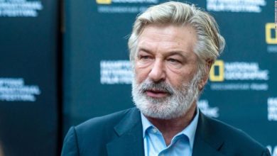 Photo of Actor Alec Baldwin mata a una directora e hiere a otro en un film