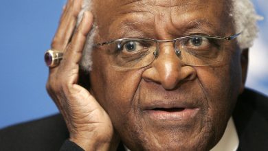 Photo of Muere Desmond Tutu, un símbolo de la lucha contra el apartheid en Sudáfrica