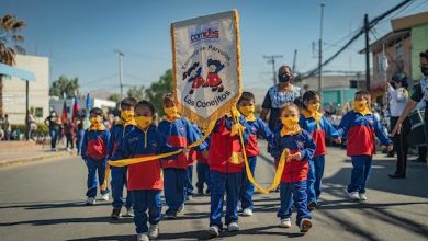 Photo of Con éxito desfile estudiantil por los 143 años de Calama