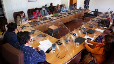 Photo of Alcalde y vecinos de Calama insisten al gobernador regional en la construcción de un centro oncológico