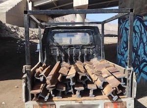 Photo of Los pillaron robando rieles de la línea del tren