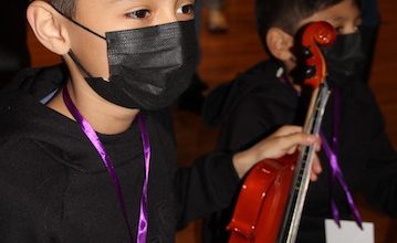 Photo of Integrantes de la Orquesta de Niños del Altiplano reciben instrumentos con apoyo de Minera El Abra