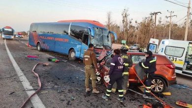 Photo of Dos muertos deja choque frontal entre bus minero y vehículo particular