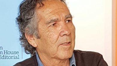 Photo of Hernán Rivera Letelier recibe el Premio Nacional de Literatura 2022