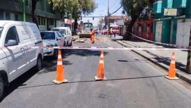 Photo of Sanitaria de Calama rompe calle Vargas por colector tapado