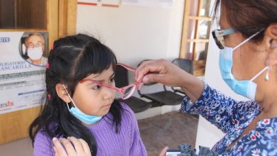 Photo of Vecinos de Alto El Loa reciben lentes ópticos gracias a operativo médico de Minera El Abra