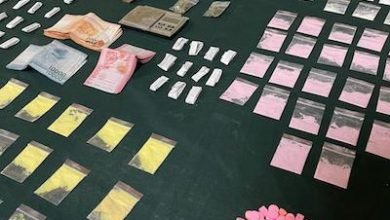 Photo of Desde éxtasis hasta marihuana: Detienen a dos sujetos ejecutando transacción de drogas en pleno centro de la ciudad