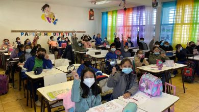 Photo of COMDES PROMUEVE EL VESTUARIO INSTITUCIONAL PARA LOS ESTABLECIMIENTOS EDUCACIONALES