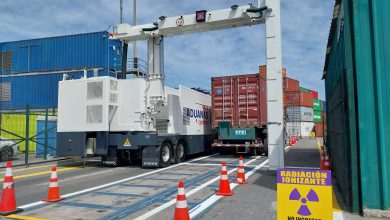 Photo of Comisión Investigadora de Seguridad Portuaria revisó en terreno funcionamiento del nuevo camión escáner de Aduanas