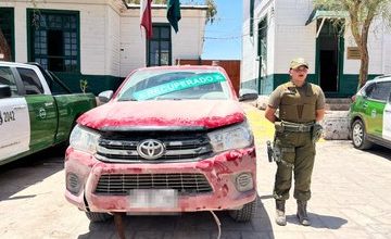 Photo of Carabineros de Socaire recuperan camioneta robada en Antofagasta que salía de Chile