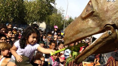 Photo of Teatro a Mil: Una dinosauria recorrerá el parque del MIM