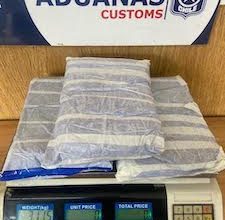 Photo of Aduana de Arica descubre a dos viajeras con  cocaína y ketamina ocultas entre sus ropas en Chacalluta