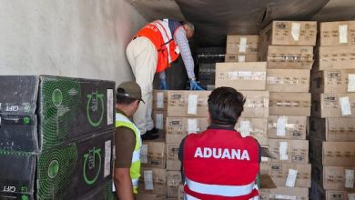 Photo of Más de 600 millones de pesos en cigarrillos iban ocultos en un doble fondo