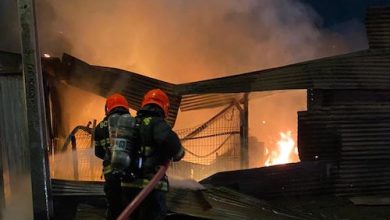 Photo of Incendio destruye taller mecánico con 7 vehículos