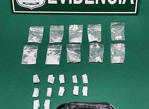 Photo of Carabineros detiene a motociclista en medio de una transacción de drogas