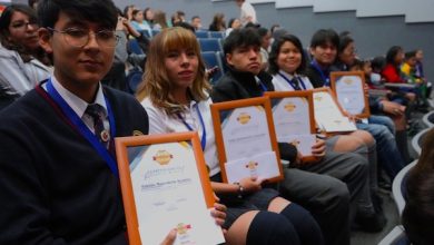 Photo of ENTREGAN BECAS MARÍA TERESA PIZARRO A 42 ESTUDIANTES DE LA COMUNA