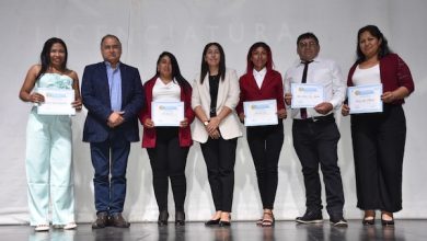 Photo of 199 estudiantes obtienen sus licencias de octavo y cuarto medio en el programa de nivelación municipal