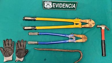 Photo of Carabineros detiene a tres sujetos que habrían intentado robar en local del centro