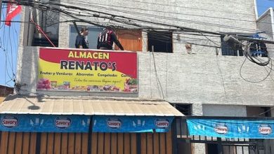 Photo of Hombre muere electrocutado al poner bandera en su casa