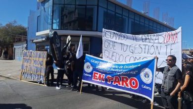 Photo of Profesores marzcharon y protestaron duramente contra SLEP Licancabur