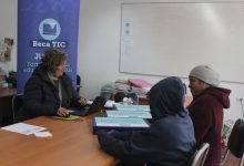 Photo of Estudiantes de Ollagüe reciben notebooks e internet