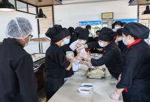 Photo of Estudiantes aprendices de chef reconocen apoyo de mina DMH