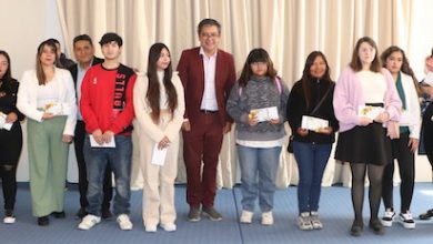 Photo of 100 ESTUDIANTES DE ESTUDIOS SUPERIORES RECIBIERON $500.000 EN APOYO PARA SU FORMACIÓN PROFESIONAL