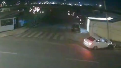 Photo of Auto choca poste alumbrado público en Huaitiquina con Caracoles