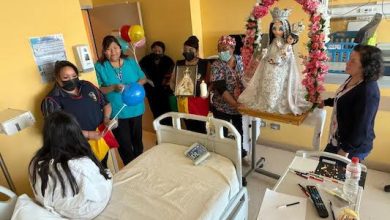 Photo of ¨Lupita” visitó a los pacientes de la Unidad de Pediatría del Hospital de Calama en la previa de la fiesta de la Virgen de Ayquina