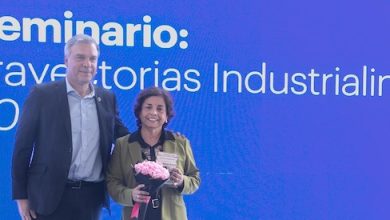 Photo of Ex alumnos del Liceo «Eulogio Gordo Moneo» como la ministra de la cartera, Aurora Williams, dieron a conocer su experiencia a los estudiantes