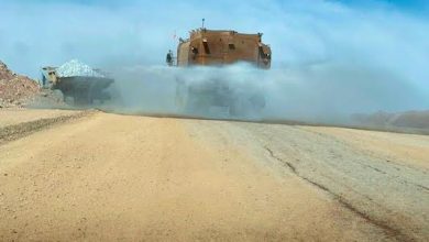 Photo of Ministro Hales innova en el control de emisiones con aditivo sustentable para los caminos en la mina