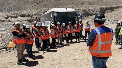 Photo of Futuros ingenieros de la Universidad de Chile visitan Minera El Abra para conocer su operación