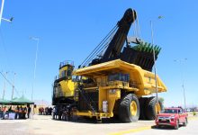 Photo of División Chuquicamata entrega pala y camión de extracción a Calama como símbolo de su identidad minera