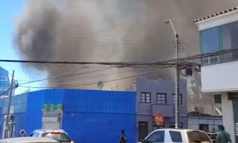 Photo of INCENDIO DESTRUYE CONOCIDA TIENDA DE ROPA USADA LA CONVENIENCIA EN CALAMA