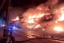 Photo of Dantesco incendio en galpones de ZOFRI