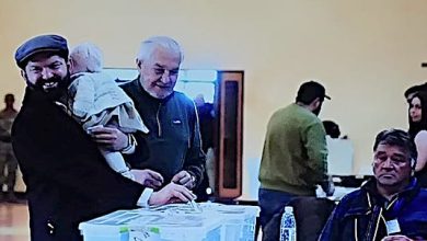 Photo of Presidente Gabriel Boric sufragó junto a su hija y padre en Punta Arena