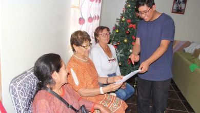 Photo of Adultos mayores de Lasana aprenden sobre beneficios sociales