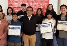 Photo of ALUMNOS DESTACADOS EN LA PAES RECIBEN “BECA CALAMA” POR LA MUNICIPALIDAD