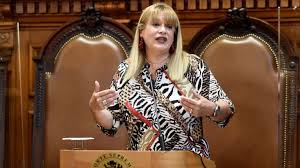 Photo of OS7 carabineros detuvo a ex Ministra de la Corte Suprema Ángela Vivanco investigada por corrupción y lavado de activos