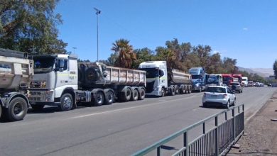 Photo of Camioneros de Calama mantienen movilizaciones tras desalojos