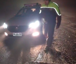 Photo of Carabineros logra rescatar a personas desorientadas en la frontera de Hito Cajón
