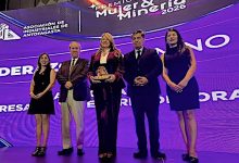 Photo of María de la Luz Osses es distinguida por su liderazgo en los Premios Mujer y Minería 2026