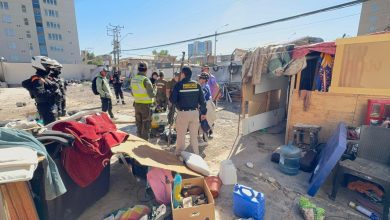Photo of MUNICIPALIDAD DE CALAMA EJECUTA OPERATIVO DE DESALOJO Y LIMPIEZA EN TERRENO PRIVADO TOMADO POR PERSONAS EN SITUACIÓN DE CALLE