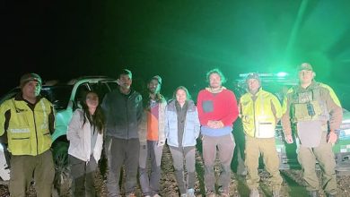 Photo of Carabineros de Socaire y Toconao logran rescatar a turistas en el cerro Tumisa